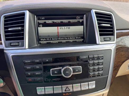 Used 2016 Mercedes-Benz GL 450 4MATIC image 52