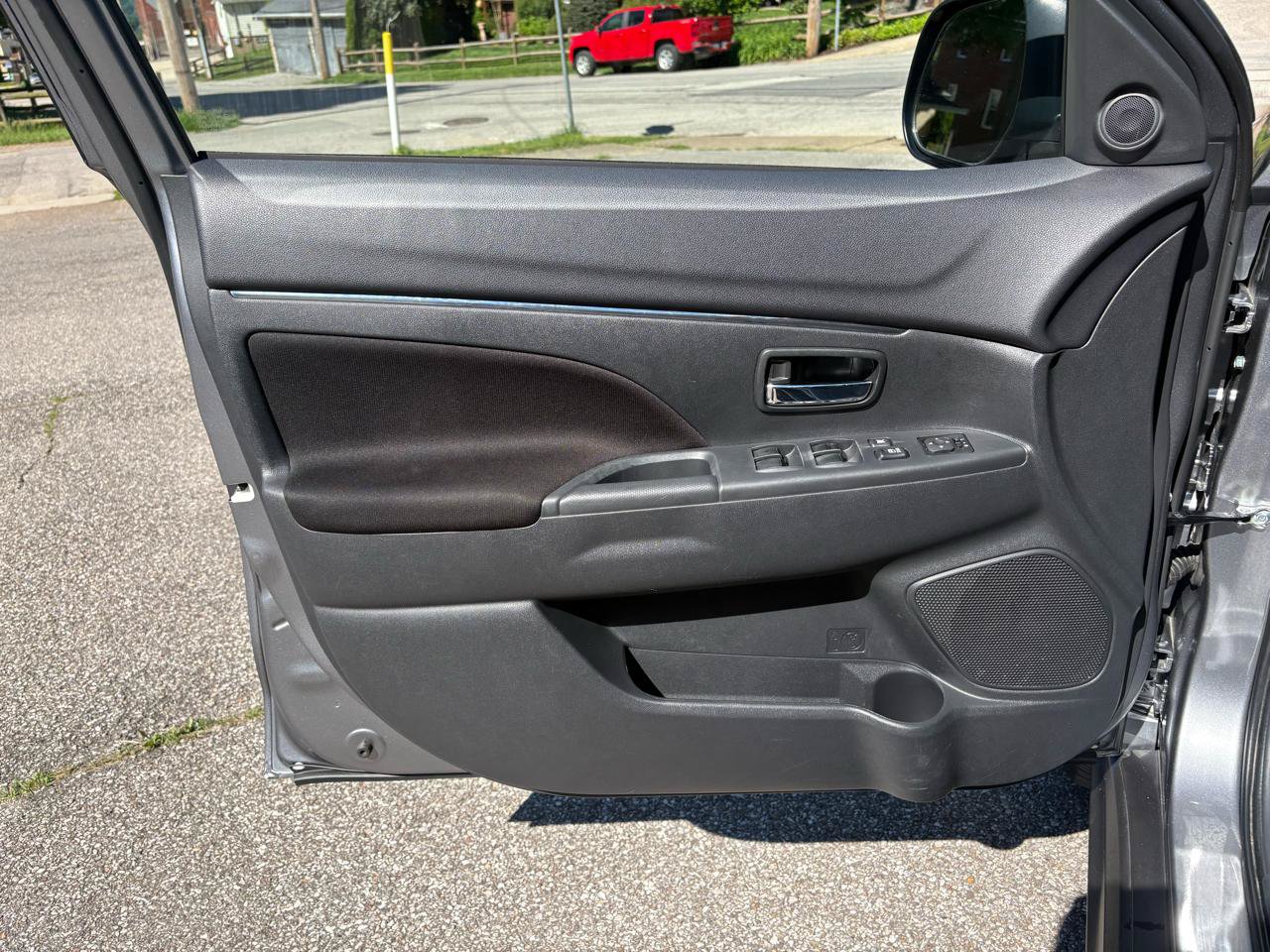 Used 2024 Mitsubishi Outlander Sport ES AWD/4WD image 11