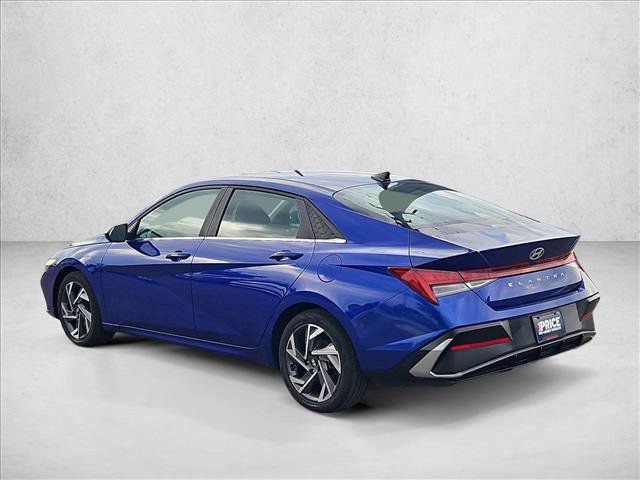 Used 2025 Hyundai Elantra SEL FWD image 8