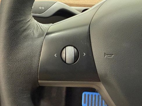 Used 2021 Tesla Model Y Long Range image 14