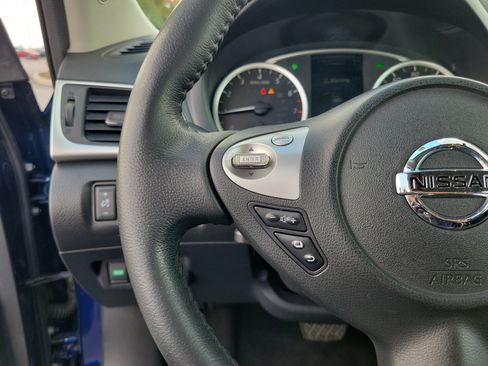 Certified 2018 Nissan Sentra SV FWD image 22