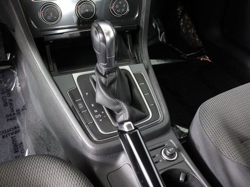 Used 2019 Volkswagen Golf S FWD image 15