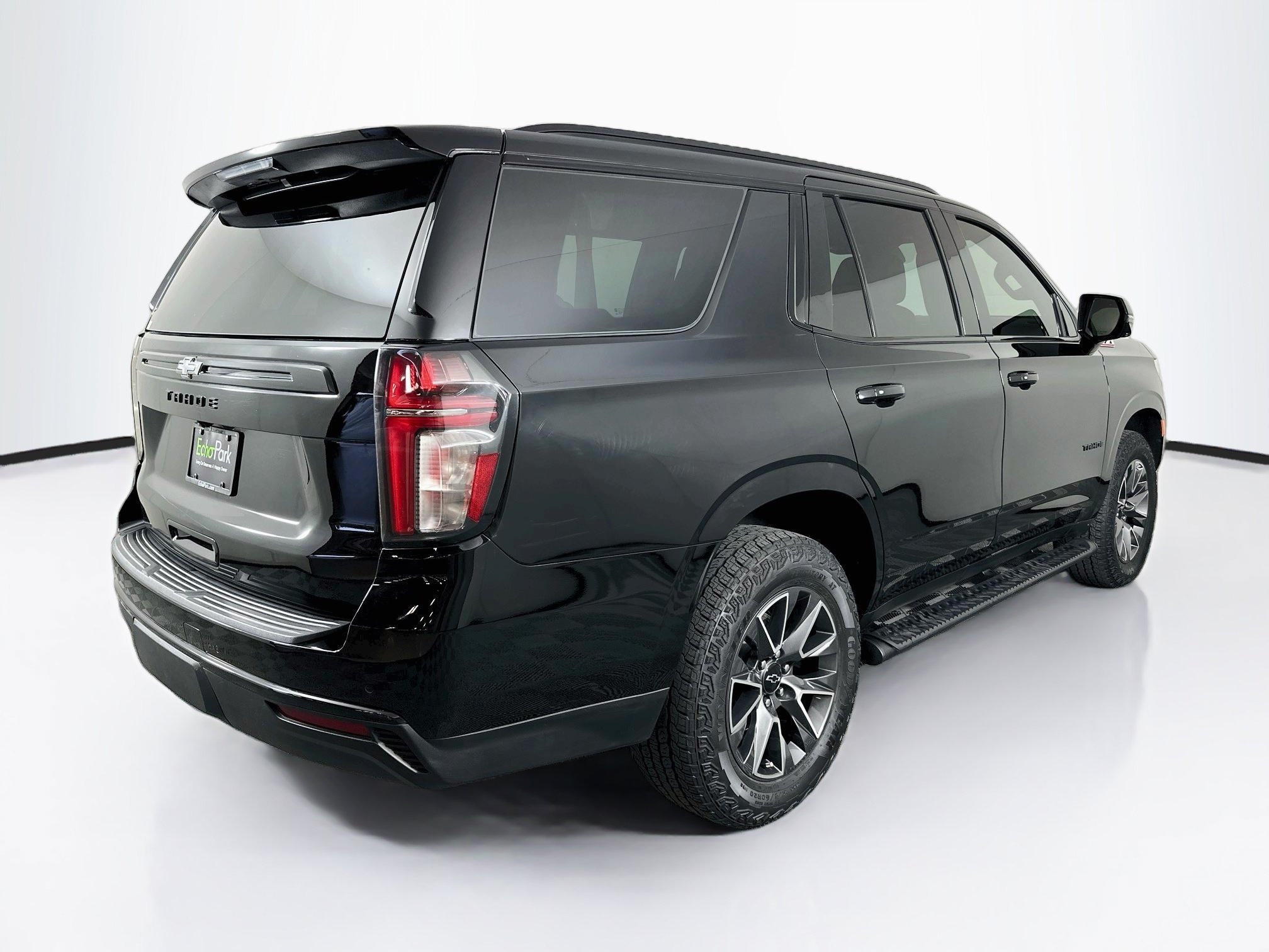 Used 2024 Chevrolet Tahoe Z71 w/ Luxury Package AWD/4WD image 9