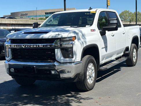 Used 2023 Chevrolet Silverado 2500 LT w/ Convenience Package image 9