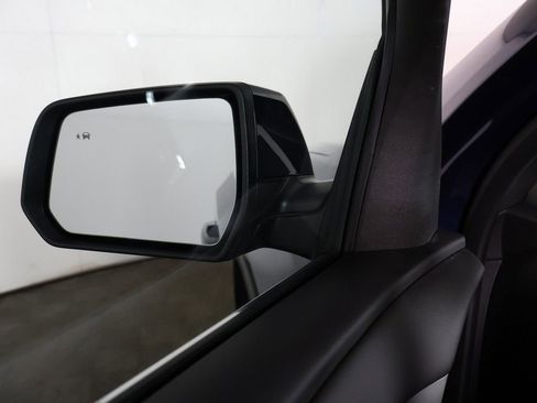Used 2023 Chevrolet Traverse LT FWD image 38