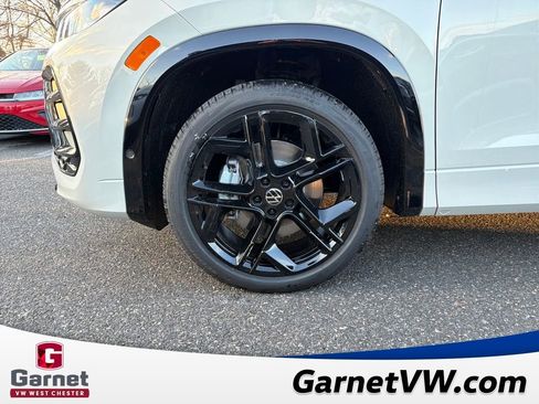 New 2026 Volkswagen Tiguan SE R-Line image 18