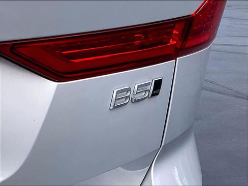 Used 2025 Volvo XC60 B5 Core image 10