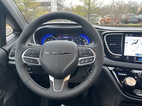 New 2026 Chrysler Voyager LX image 11