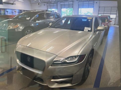 Used 2017 Jaguar XF R-Sport AWD/4WD image 14