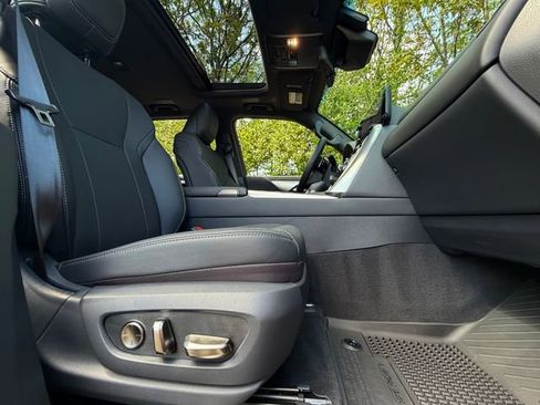 New 2025 Lexus LX 700h F Sport AWD/4WD image 18