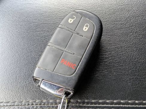 Used 2024 Jeep Compass Latitude AWD/4WD image 27