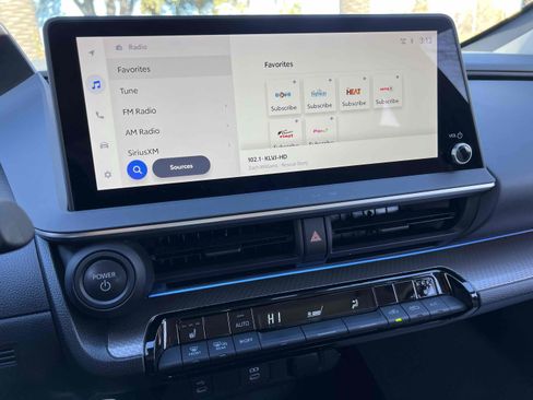 Used 2024 Toyota Prius Limited image 9