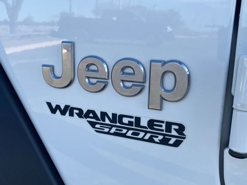 Used 2019 Jeep Wrangler Sport image 8