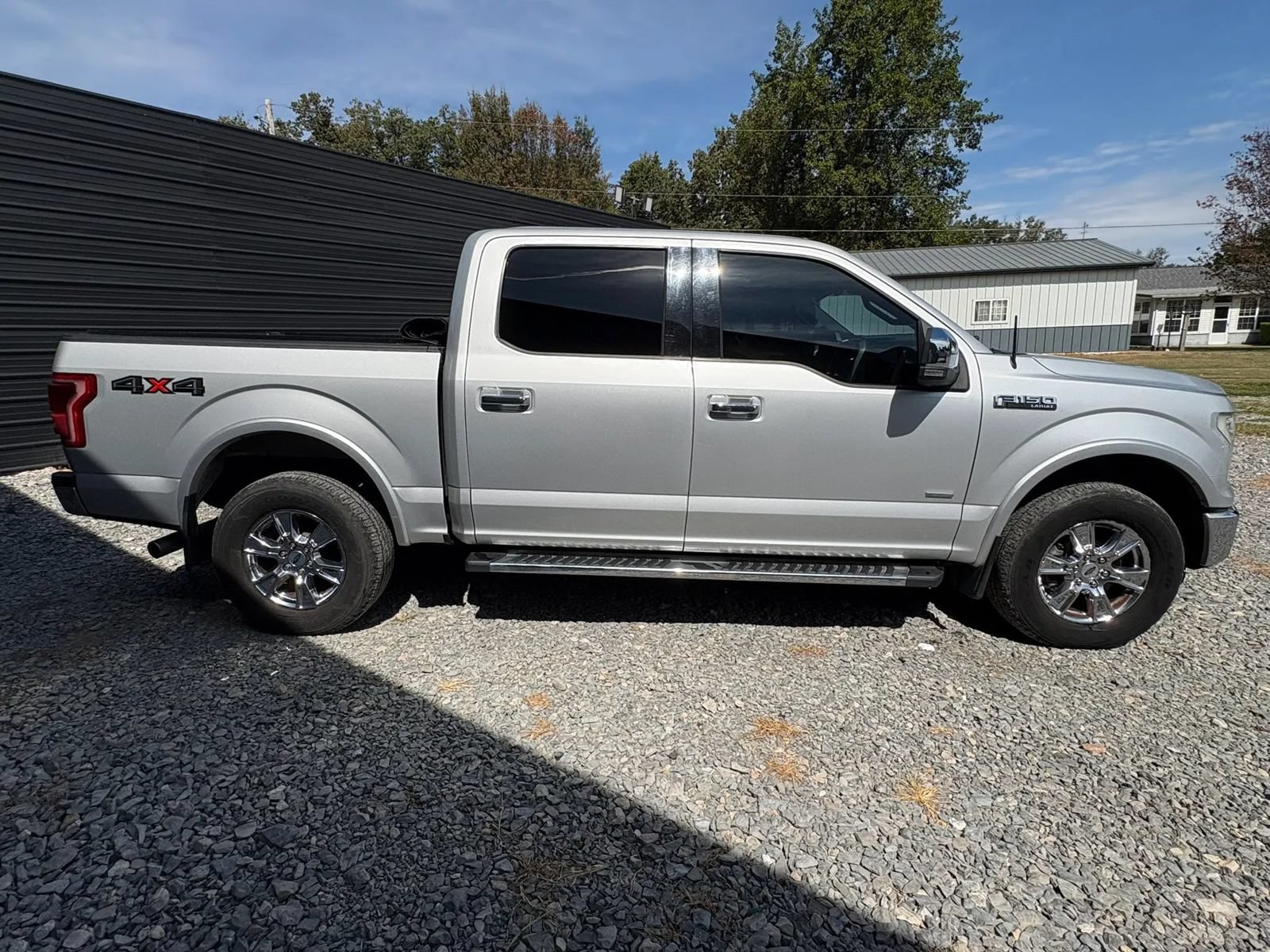 Used 2016 Ford F150 Lariat w/ Equipment Group 502A Luxury AWD/4WD image 4