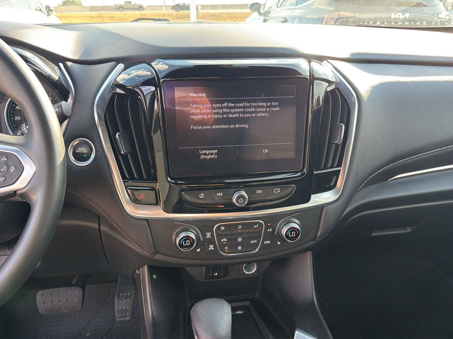 Used 2023 Chevrolet Traverse LT FWD image 18