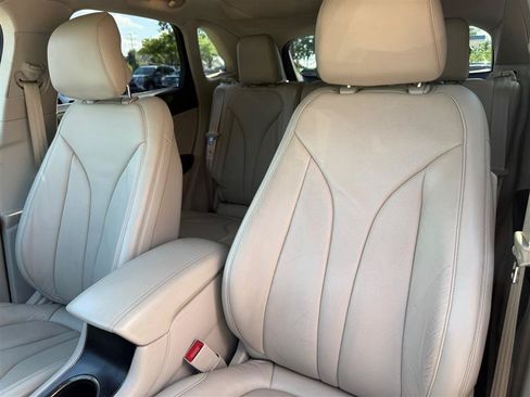 Used 2019 Lincoln MKC Reserve w/ MKC Climate Package FWD image 11