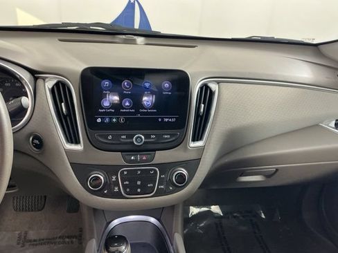 Used 2020 Chevrolet Malibu LT FWD image 32