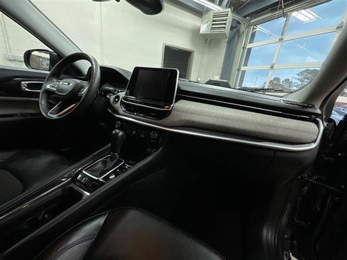 Used 2022 Jeep Compass Latitude image 29