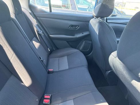 Used 2024 Nissan Sentra SV FWD image 9