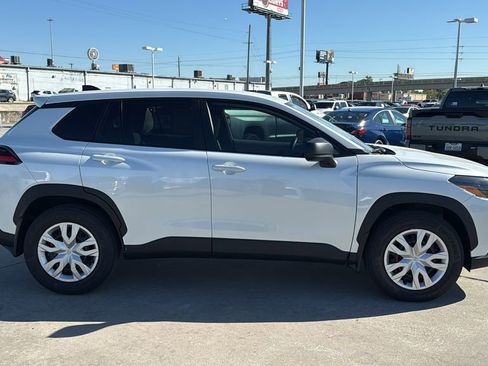 Used 2026 Toyota Corolla Cross L image 6