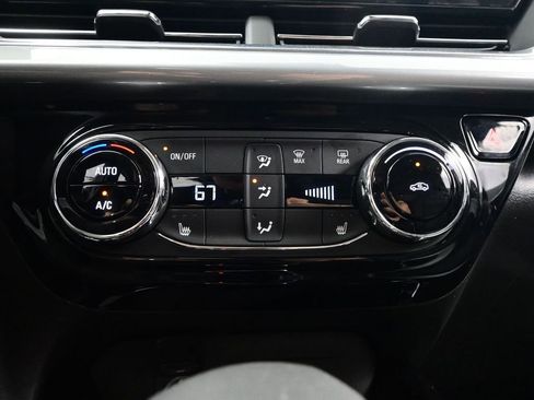 Used 2025 Chevrolet Trax LT w/ Driver Confidence Package FWD image 24