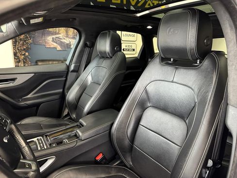 Used 2019 Jaguar F-PACE S image 13