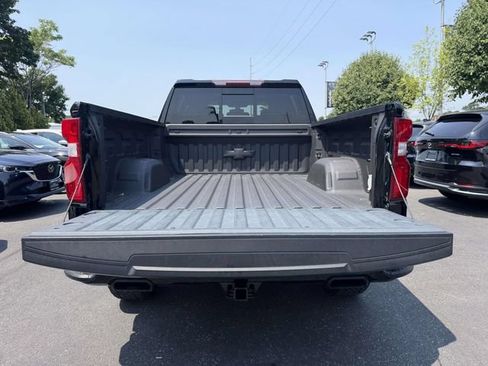 Used 2022 Chevrolet Silverado 1500 LT Trail Boss w/ LT Trail Boss Premium Package AWD/4WD image 9