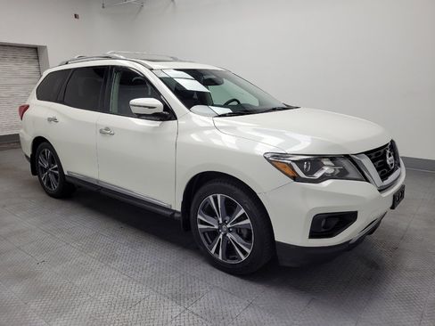 Used 2019 Nissan Pathfinder Platinum image 11