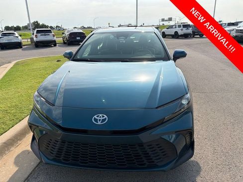 Used 2025 Toyota Camry SE w/ Multimedia Upgrade Package AWD/4WD image 2