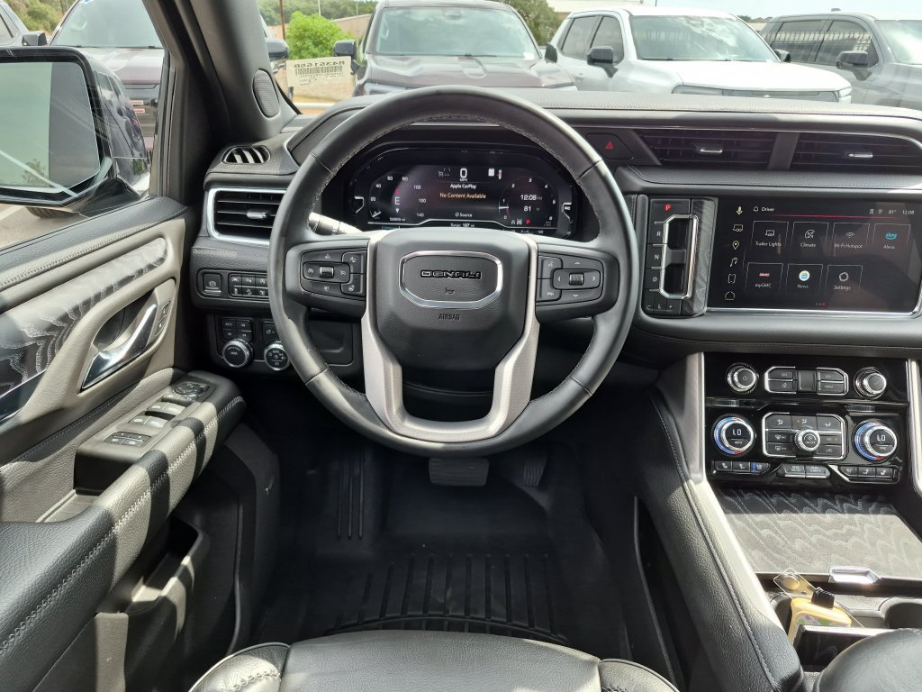 Used 2023 GMC Yukon XL Denali AWD/4WD image 29