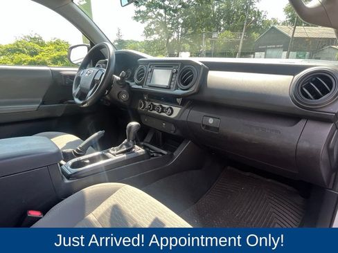 Used 2017 Toyota Tacoma SR w/ Tow Package AWD/4WD image 15