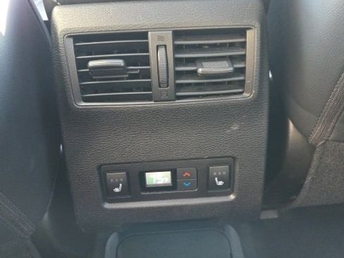 Used 2024 Mitsubishi Outlander 4WD Plug-In Hybrid image 19