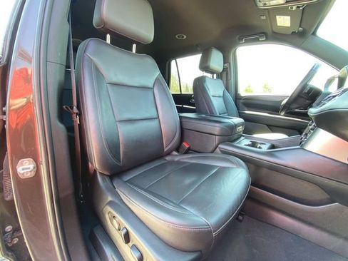 Used 2021 Chevrolet Tahoe Z71 w/ Z71 Off-Road Package AWD/4WD image 27