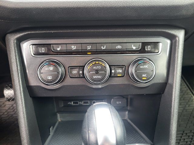 Used 2019 Volkswagen Tiguan SE w/ Panoramic Sunroof Package AWD/4WD image 17