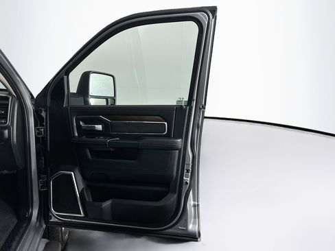 Used 2024 RAM 2500 Laramie image 32