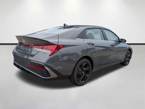 New 2026 Hyundai Elantra SEL Sport Premium FWD image 4