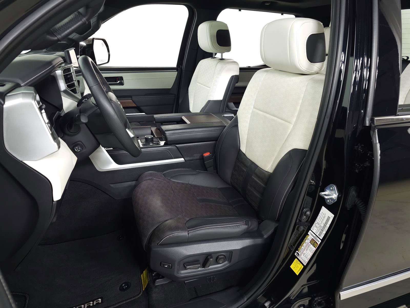 Used 2025 Toyota Tundra Capstone AWD/4WD image 12