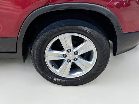Used 2019 Chevrolet Trax LT FWD image 28