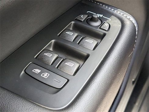 New 2025 Volvo XC60 B5 Ultra w/ Climate Package image 27