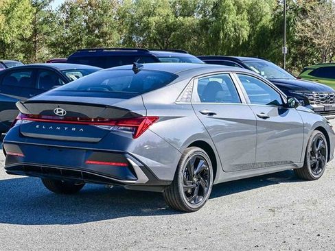 New 2026 Hyundai Elantra SEL Sport image 4