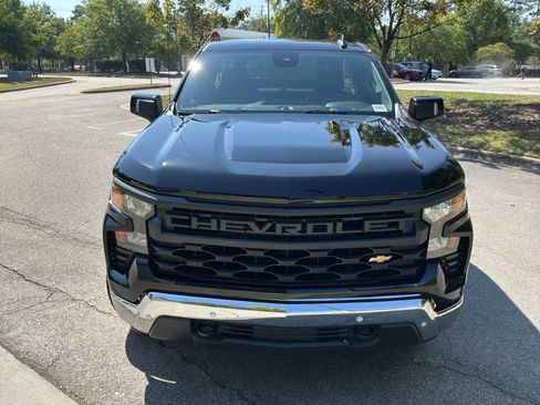 Used 2025 Chevrolet Silverado 1500 W/T w/ WT Safety Package AWD/4WD image 3