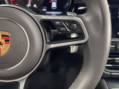 Used 2020 Porsche Macan image 22