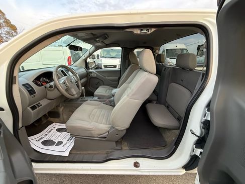 Used 2018 Nissan Frontier S image 6