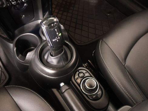 Used 2023 MINI Cooper 4-Door Hardtop FWD image 8