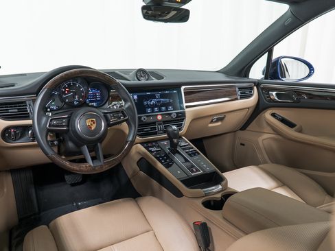 Certified 2022 Porsche Macan image 19