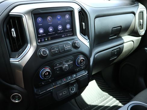 Used 2021 Chevrolet Silverado 1500 LT image 18