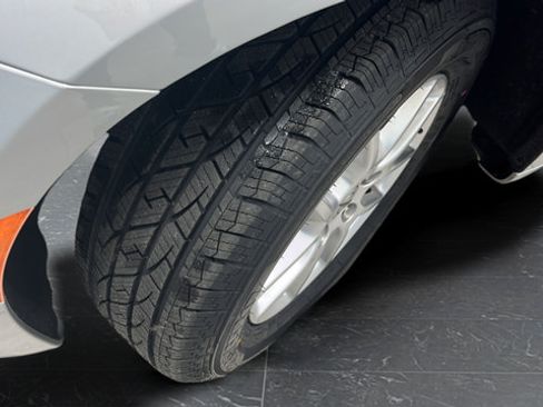Used 2023 Chrysler Pacifica Touring-L FWD image 36