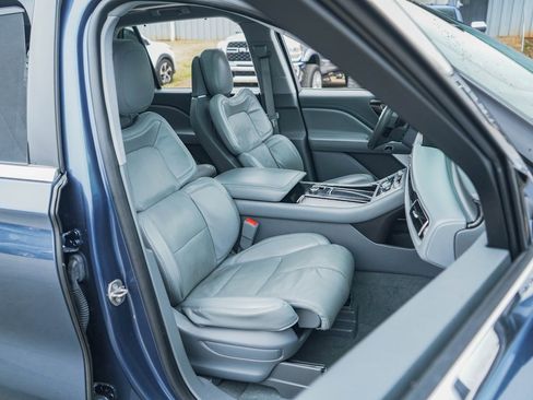 Used 2020 Lincoln Aviator Reserve w/ Equipment Group 201A image 11