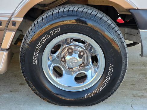 Used 2001 Dodge B1500 image 25