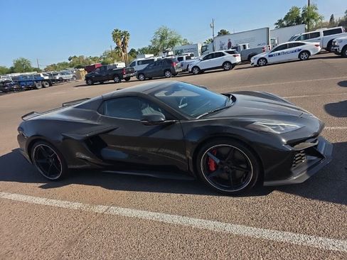 Used 2025 Chevrolet Corvette E-Ray w/ Stealth Interior Trim Package image 4